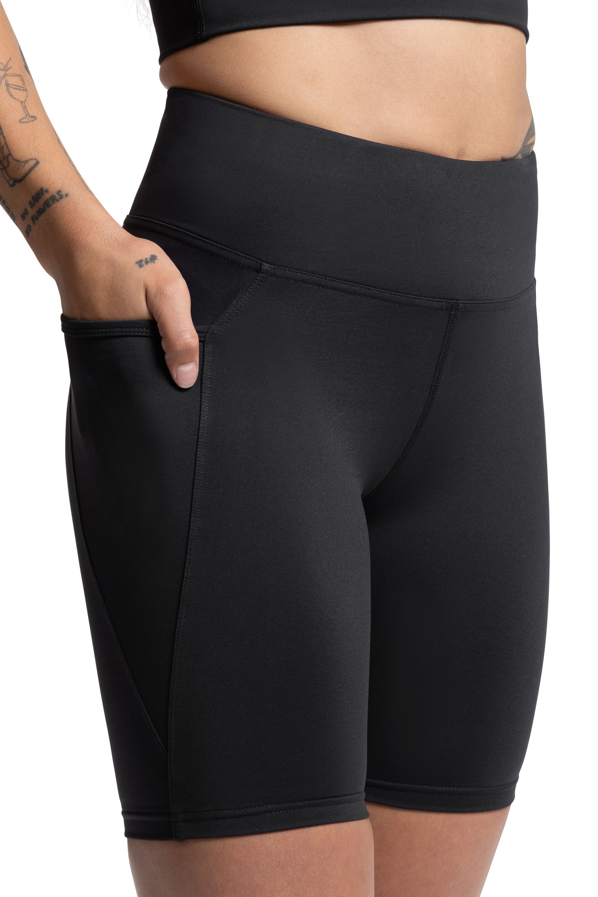 SIDE POCKET BIKE SHORT - BLACK | CONTOUR